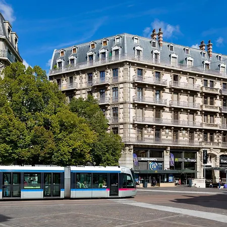 Ξενοδοχείο Novotel Centre 4*