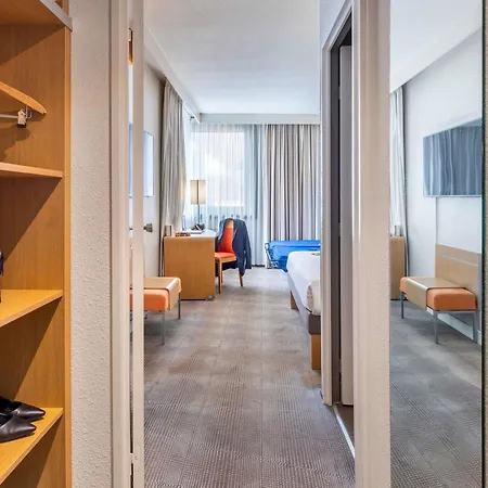 Novotel Centre Hotel 4*