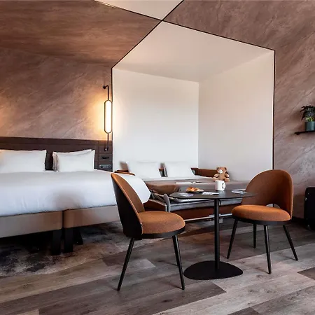 Hotel Novotel Centre 4*