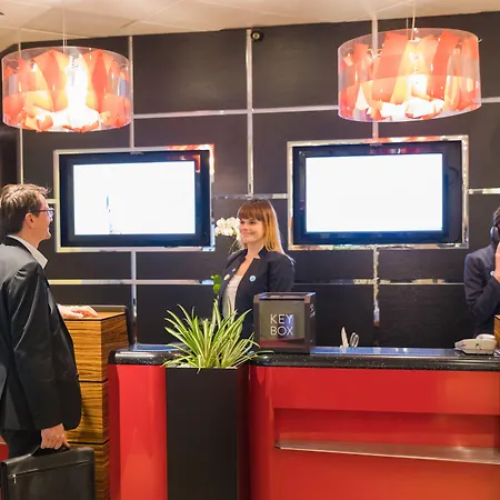 Novotel Centre Hotel 4*