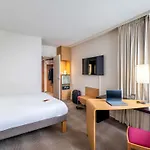 Novotel Centre Hotell 4*